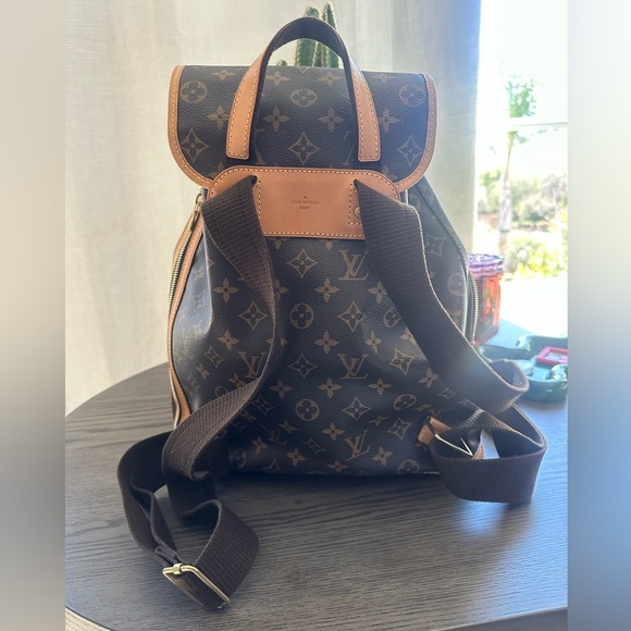 LOUIS VUITTON
Monogram Bosphore Backpack - Picture 4 of 8